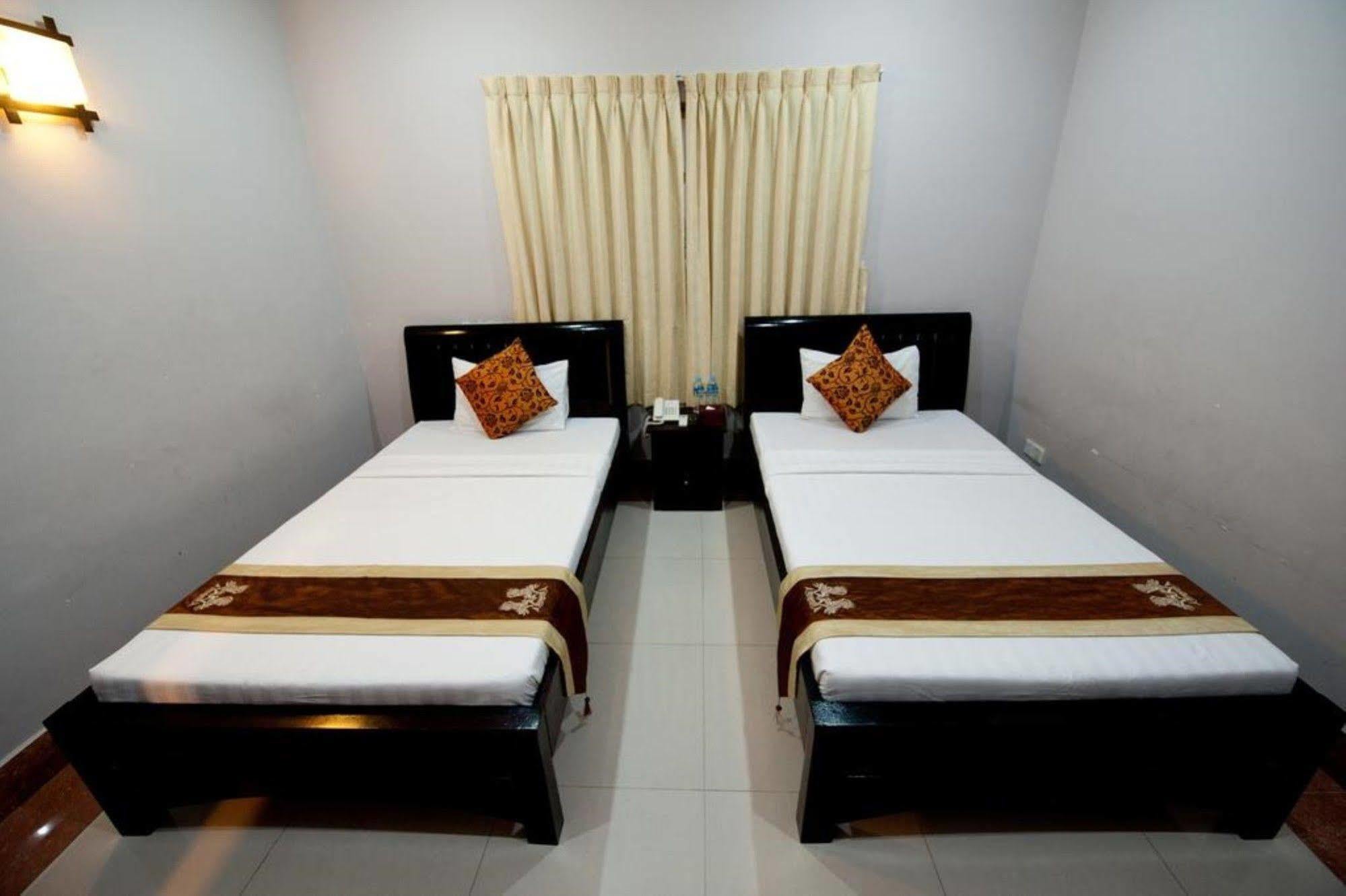 Wei Si Deng Hotel & Restaurant Πνομ Πενχ Εξωτερικό φωτογραφία